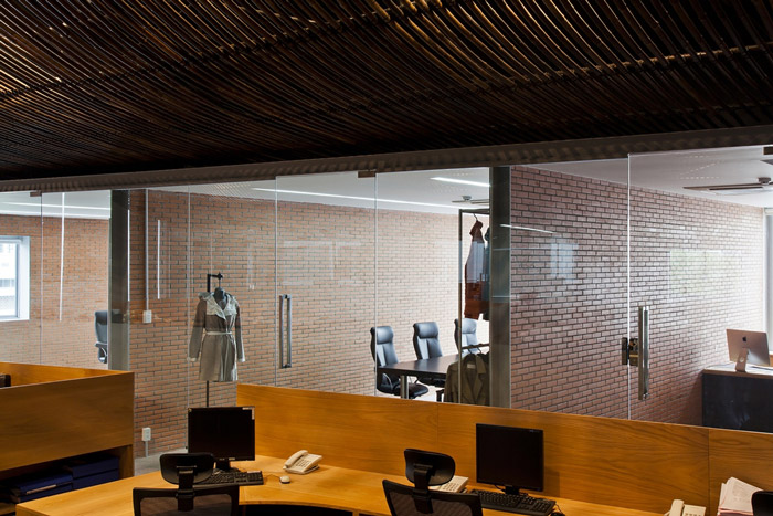 服裝工廠改造辦公室過道裝修效果圖