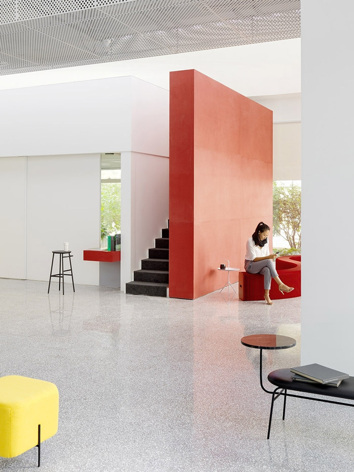 影視辦公室接待區(qū)裝修設(shè)計(jì)效果圖