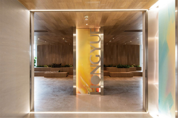 電子商務(wù)辦公室進門區(qū)裝修設(shè)計效果圖