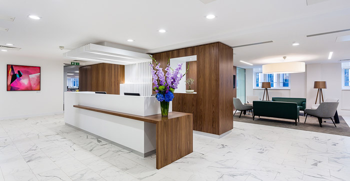 保險(xiǎn)公司辦公室前臺裝修效果圖