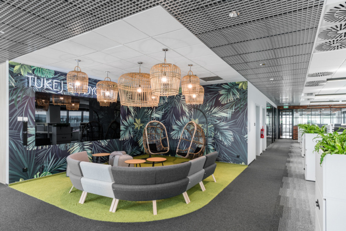 創(chuàng)意辦公交流區(qū)裝修設(shè)計效果圖