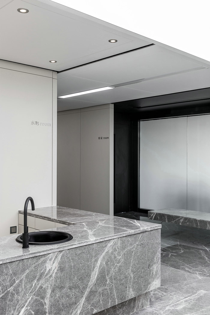 600m2現(xiàn)代辦公室水吧裝修設(shè)計效果圖