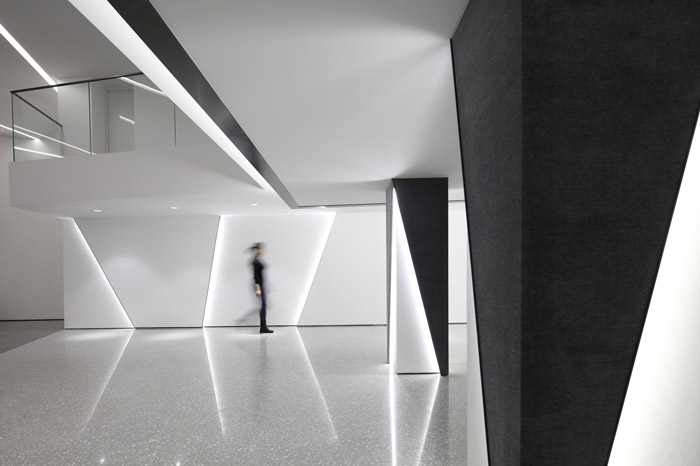 互聯(lián)網(wǎng)辦公室過道裝修效果圖