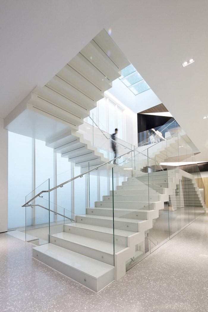 互聯(lián)網(wǎng)辦公室樓梯裝修效果圖