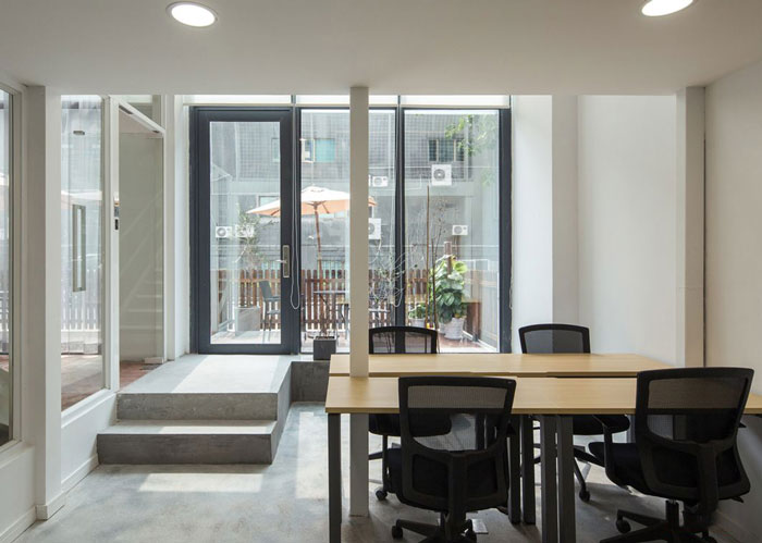 工廠改造辦公室辦公區(qū)設(shè)計(jì)效果圖