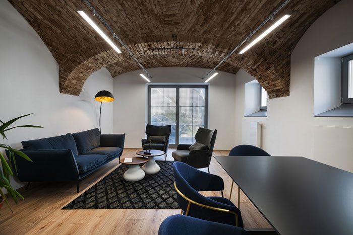 舊廠房辦公室洽談室裝修設計效果圖