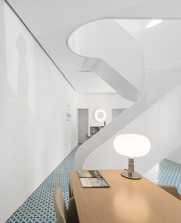 兩層辦公室進(jìn)門(mén)區(qū)裝修設(shè)計(jì)效果圖