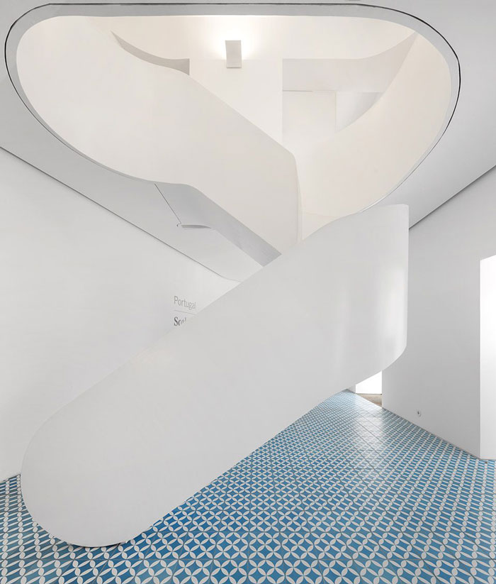 兩層辦公室樓梯裝修設(shè)計(jì)效果圖