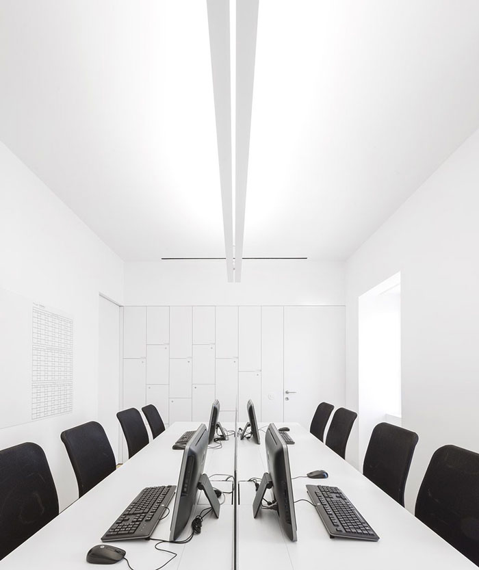 兩層辦公室辦公區(qū)裝修設(shè)計(jì)效果圖