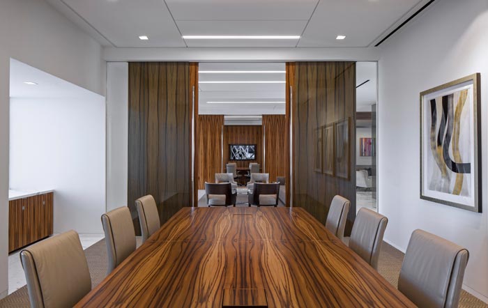 金融服務(wù)公司辦公室會議室裝修設(shè)計效果圖