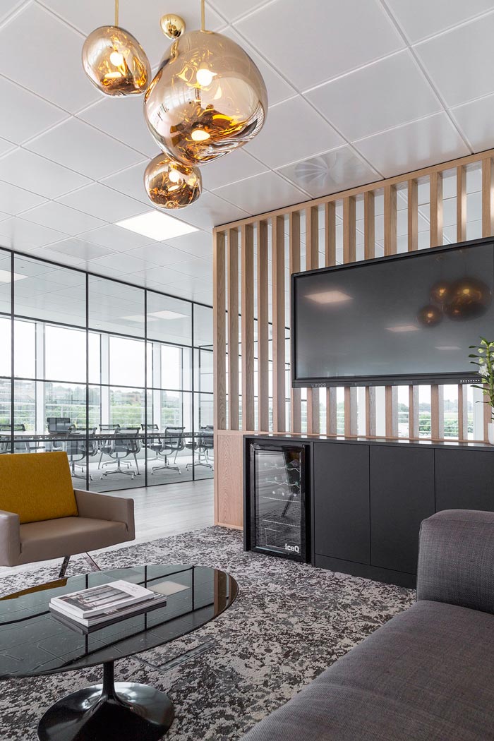 夾層樓辦公室會(huì)議室裝修設(shè)計(jì)效果圖