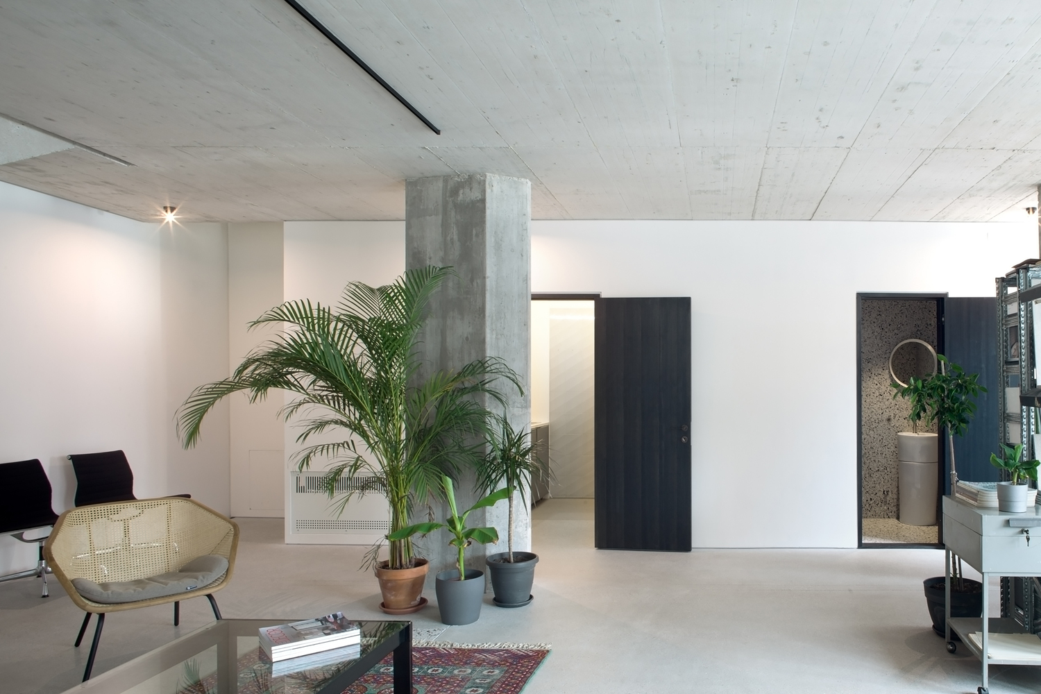 辦公區(qū)域?qū)嵟膱D