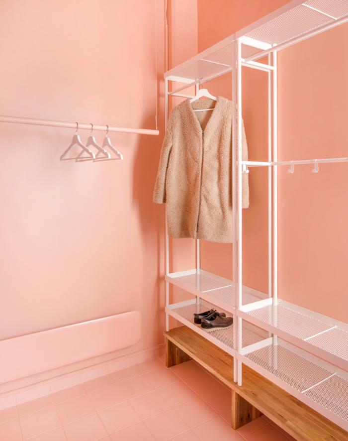 事務(wù)所更衣室