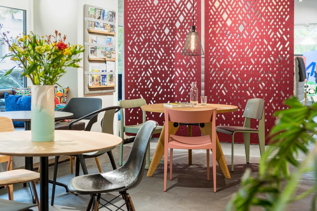 辦公室交流區(qū)